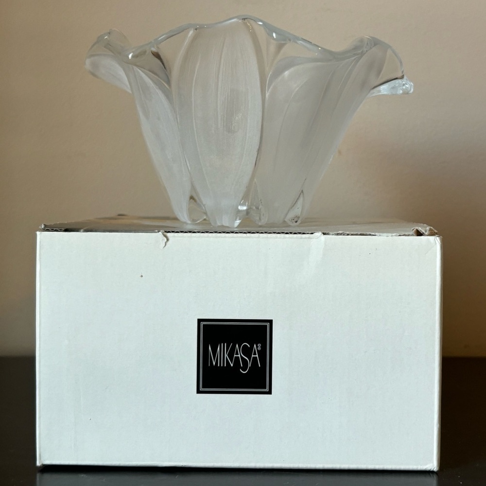🥰2/$20 NEW Mikasa Sunflower Frosted Glass Votive 6.5”